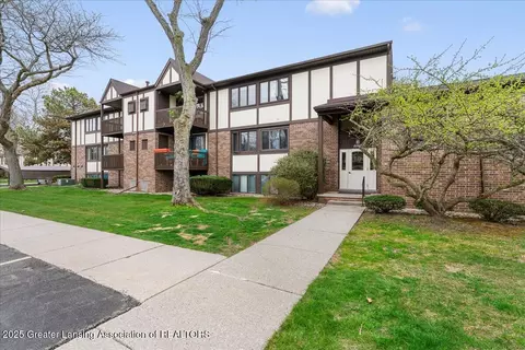 6160 Innkeepers Ct #66, East Lansing, MI 48823