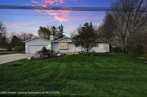 1318 W Herbison Dr, Dewitt, MI 48820