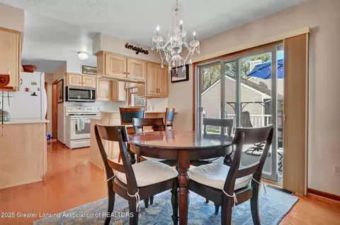 1318 W Herbison Dr, Dewitt, MI 48820 photo 14