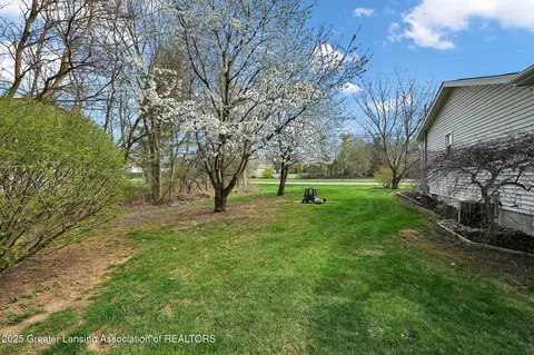 1318 W Herbison Dr, Dewitt, MI 48820 photo 37