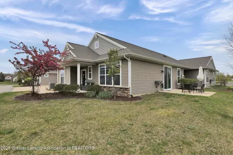 3336 Hamlet Cir, East Lansing, MI 48823