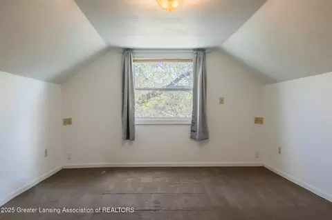 Bedroom - 724 E Cavanaugh Rd, Lansing, MI 48910 photo 6 of 6