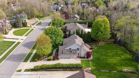 View/Area - 3641 Beech Tree Ln, Okemos, MI 48864 photo 2 of 8