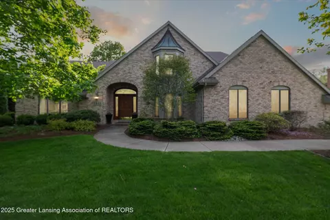 3641 Beech Tree Ln, Okemos, MI 48864
