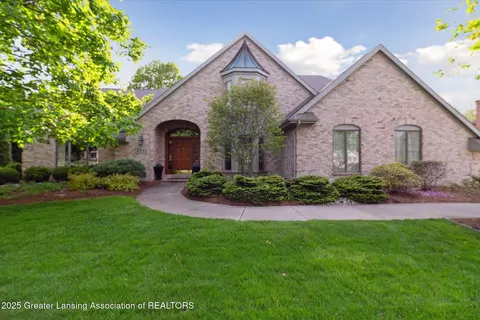 Exterior - 3641 Beech Tree Ln, Okemos, MI 48864 photo 3 of 9