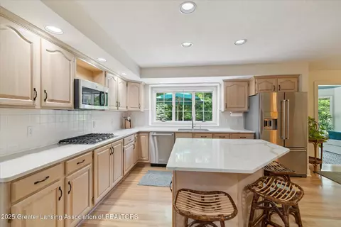 Kitchen - 3641 Beech Tree Ln, Okemos, MI 48864 photo 2 of 5