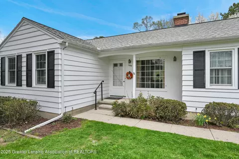 1555 Ridgewood Dr, East Lansing, MI 48823