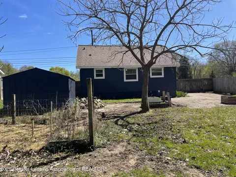 15792 Turner Rd, Lansing, MI 48906 photo 6