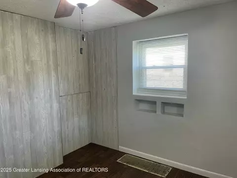 15792 Turner Rd, Lansing, MI 48906 photo 10