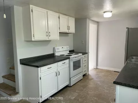15792 Turner Rd, Lansing, MI 48906 photo 19
