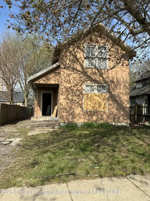1136 Platt St, Lansing, MI 48910