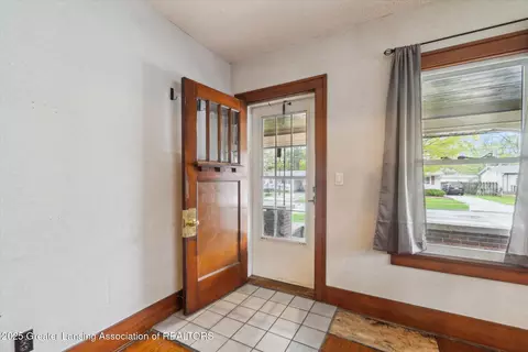 610 Ryan St, Owosso, MI 48867 photo 6