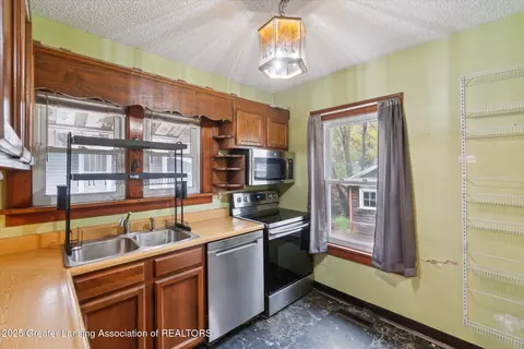 610 Ryan St, Owosso, MI 48867 photo 16