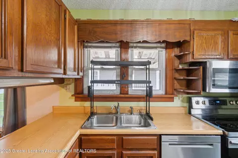 610 Ryan St, Owosso, MI 48867 photo 17