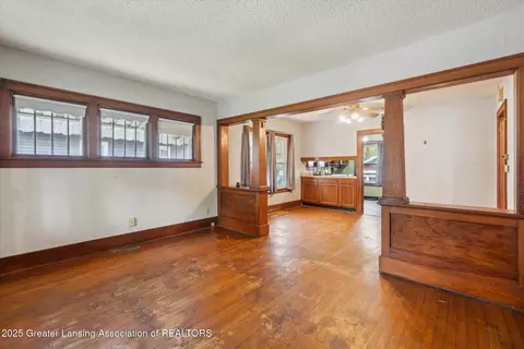 610 Ryan St, Owosso, MI 48867 photo 7