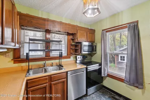 610 Ryan St, Owosso, MI 48867 photo 13