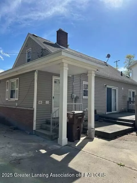 503 E State St, Saint Johns, MI 48879 photo 3