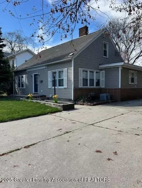 503 E State St, Saint Johns, MI 48879 photo 9