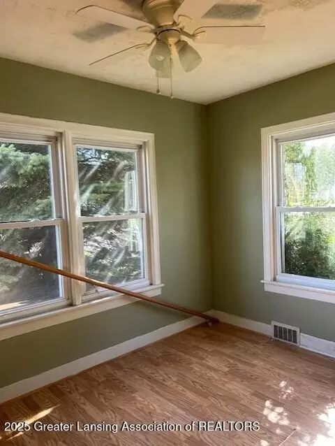 503 E State St, Saint Johns, MI 48879 photo 5