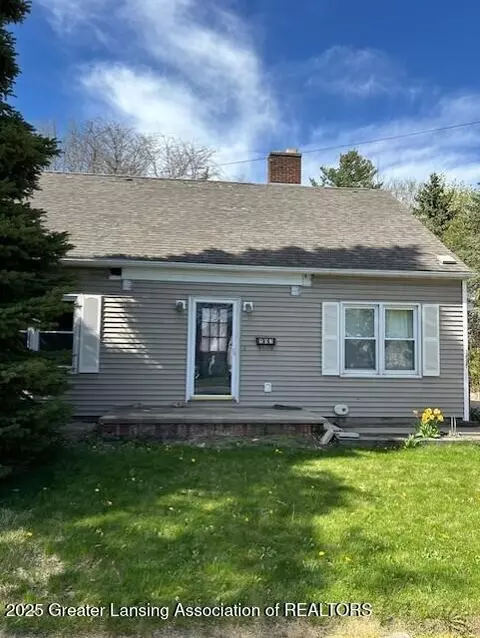 503 E State St, Saint Johns, MI 48879 photo 2