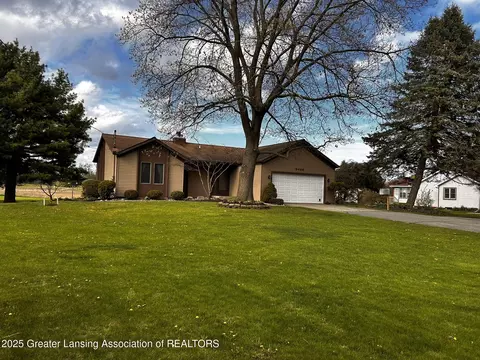 9466 W Grand River Ave, Grand Ledge, MI 48837