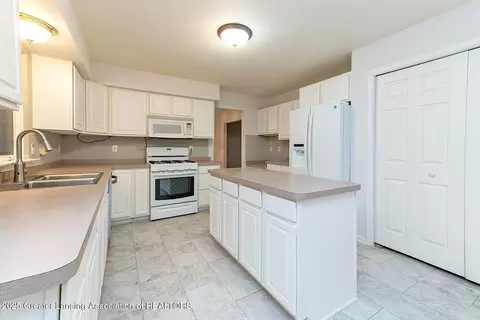Kitchen - 925 Button Rd, Okemos, MI 48864 photo 1 of 3
