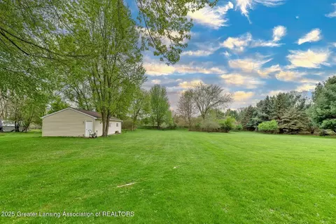 Exterior - 925 Button Rd, Okemos, MI 48864 photo 3 of 3