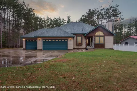 5363 W Otsego Lake Dr, Gaylord, MI 49735