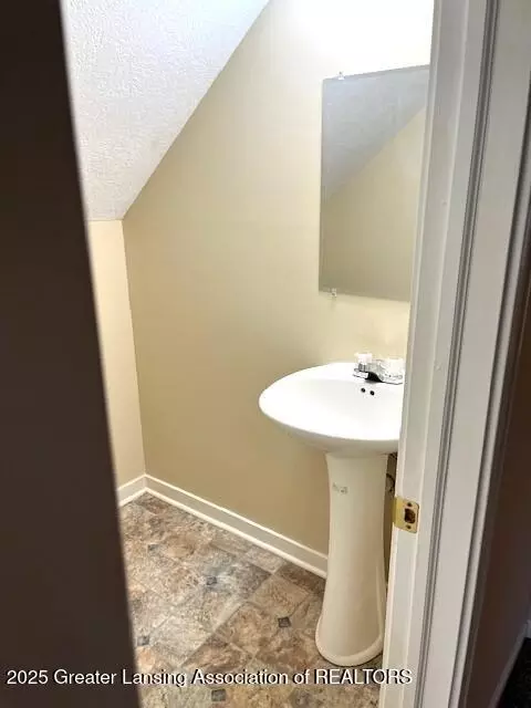 303 E Gibbs St, Saint Johns, MI 48879 photo 26