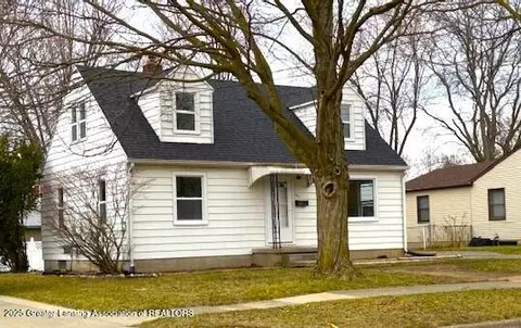 303 E Gibbs St, Saint Johns, MI 48879 photo 2