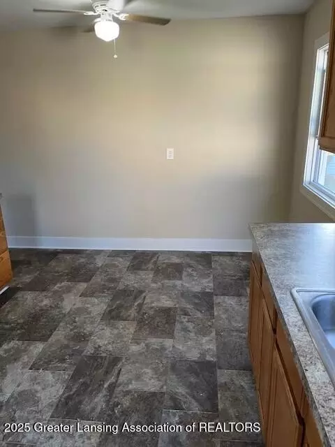 303 E Gibbs St, Saint Johns, MI 48879 photo 13