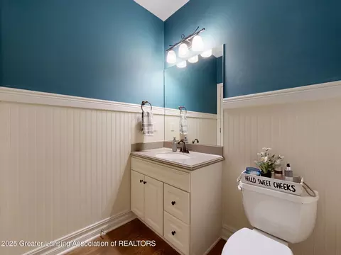 Bath - 12745 Ospreys Way, Dewitt, MI 48820 photo 1 of 7