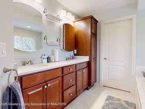 Bath - 12745 Ospreys Way, Dewitt, MI 48820 photo 3 of 7