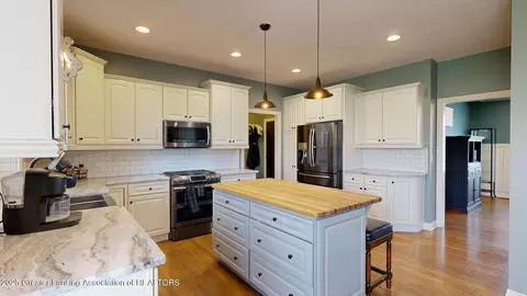 Kitchen - 12745 Ospreys Way, Dewitt, MI 48820 photo 3 of 3