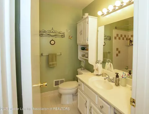 1117 S Geneva Dr, Dewitt, MI 48820 photo 17