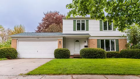 1520 N Fairview Ave, Lansing, MI 48912