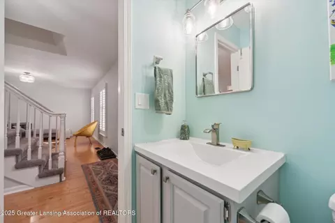 Bath - 1212 Sandhill Dr, Dewitt, MI 48820 photo 2 of 6