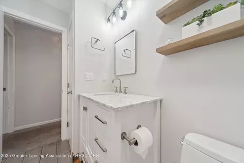 Bath - 1212 Sandhill Dr, Dewitt, MI 48820 photo 6 of 6
