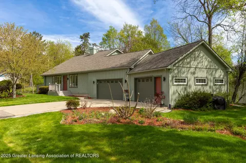 4530 Bittersweet Ln, Lansing, MI 48917 photo 3