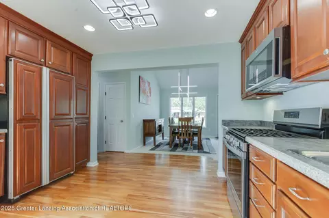 4530 Bittersweet Ln, Lansing, MI 48917 photo 11