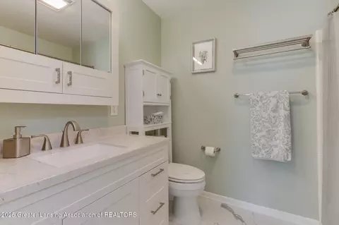 4530 Bittersweet Ln, Lansing, MI 48917 photo 13