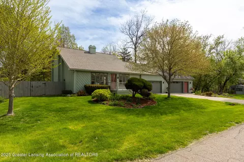 4530 Bittersweet Ln, Lansing, MI 48917