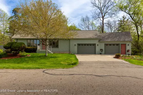 4530 Bittersweet Ln, Lansing, MI 48917 photo 2
