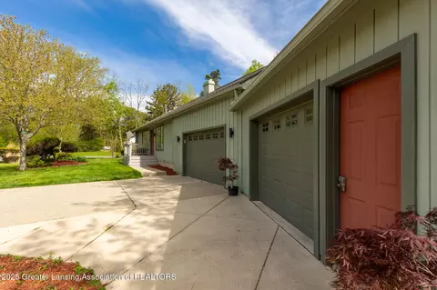 4530 Bittersweet Ln, Lansing, MI 48917 photo 39