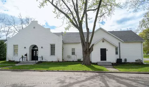 127 N Saint Johns St, Ithaca, MI 48847 photo 2