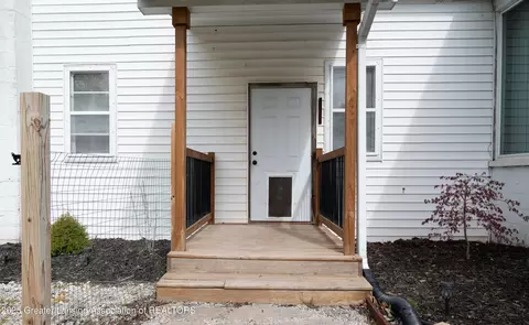 127 N Saint Johns St, Ithaca, MI 48847 photo 3
