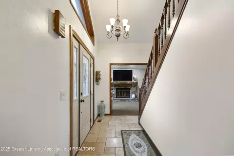 690 Tanbark Dr, Dimondale, MI 48821 photo 4