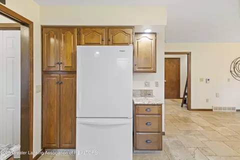 690 Tanbark Dr, Dimondale, MI 48821 photo 20