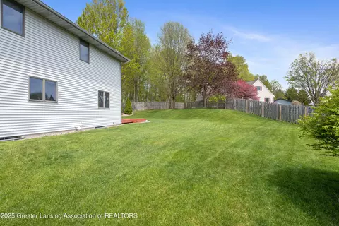 690 Tanbark Dr, Dimondale, MI 48821 photo 58