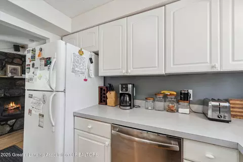6028 Rolfe Rd, Lansing, MI 48911 photo 17